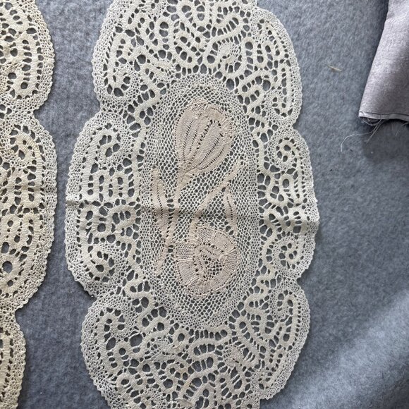 Vintage Crochet Oval Lace Doilies Set Of 2 Handcrafted Decorative Table Linens I - Picture 4 of 9